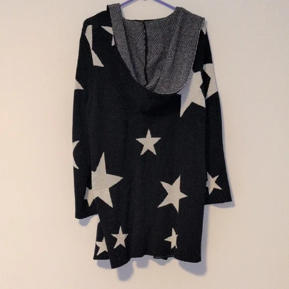 Black and White Star Patterned Cardigan - Picture 4 of 4